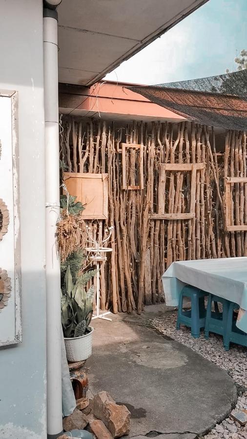 Brussels Homestay Kost Balige Exterior foto